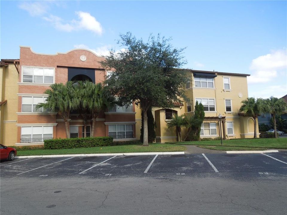 Recently Sold: $112,000 (1 beds, 1 baths, 711 Square Feet)