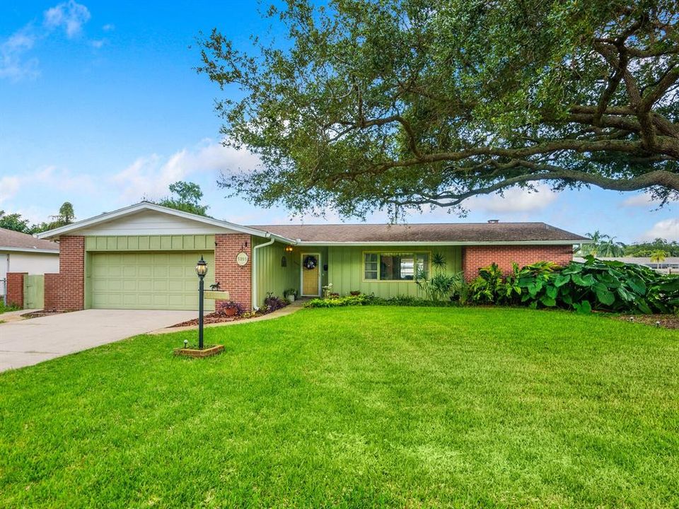 Recently Sold: $499,000 (3 beds, 2 baths, 2500 Square Feet)
