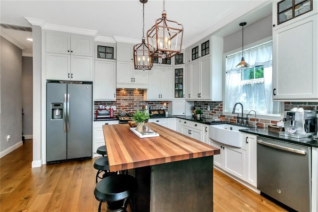 Recently Sold: $1,195,000 (4 beds, 2 baths, 2841 Square Feet)