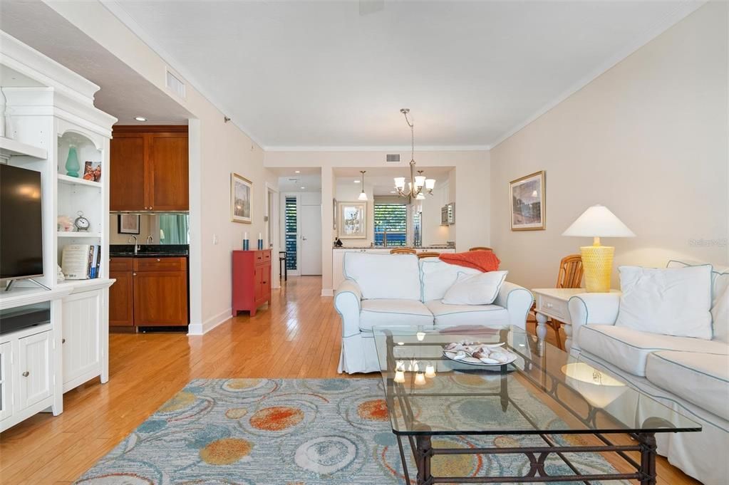 Recently Sold: $649,000 (2 beds, 2 baths, 1293 Square Feet)