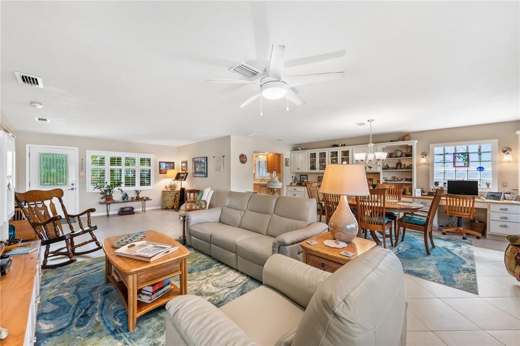 Recently Sold: $1,269,000 (3 beds, 2 baths, 1993 Square Feet)