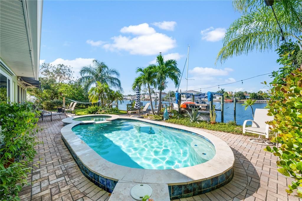 Recently Sold: $1,269,000 (3 beds, 2 baths, 1993 Square Feet)