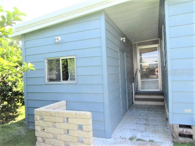 Recently Sold: $179,900 (2 beds, 2 baths, 1320 Square Feet)