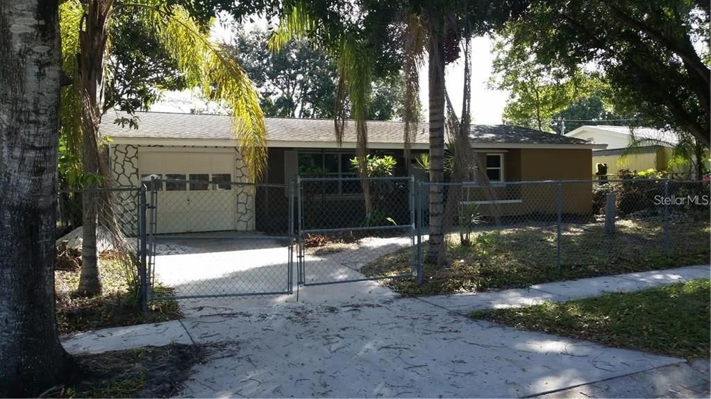 Recently Sold: $250,000 (2 beds, 2 baths, 1270 Square Feet)