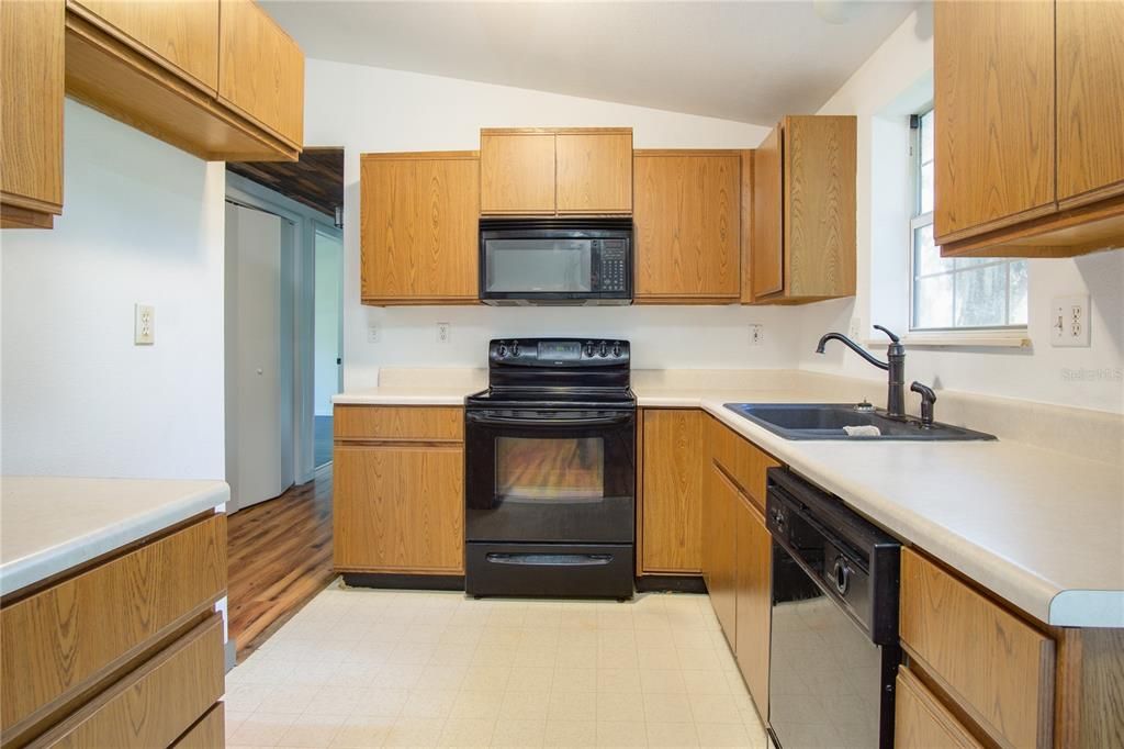Recently Sold: $209,000 (3 beds, 2 baths, 1200 Square Feet)
