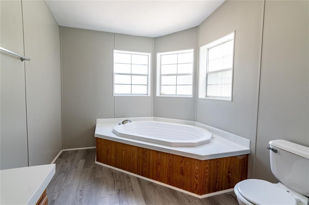 Недавно продано: $229,900 (3 спален, 2 ванн, 1618 Квадратных фут)