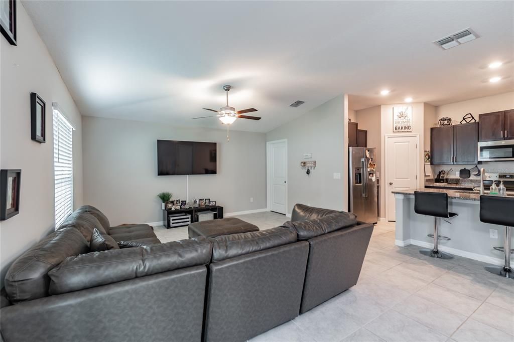 Recently Sold: $270,000 (3 beds, 2 baths, 1561 Square Feet)
