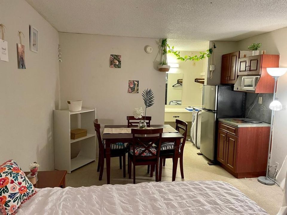 Vendido Recientemente: $28,500 (1 camas, 1 baños, 276 Pies cuadrados)