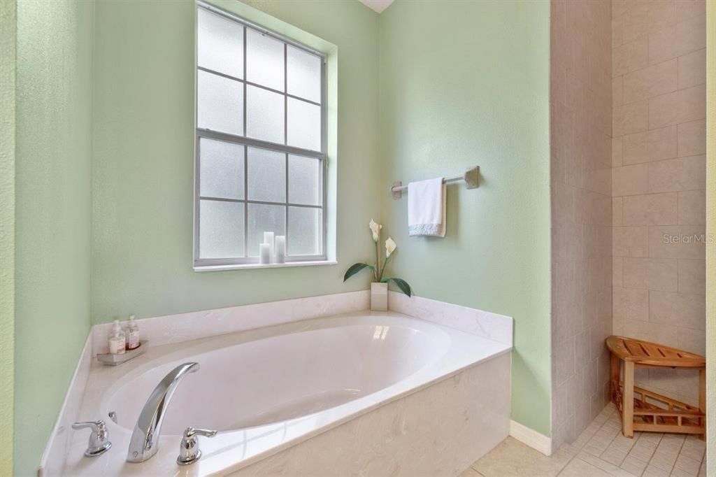 Недавно продано: $675,000 (3 спален, 2 ванн, 2651 Квадратных фут)