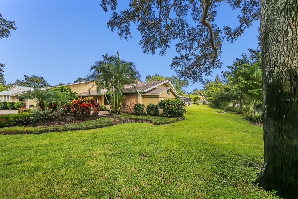 Recently Sold: $925,000 (6 beds, 3 baths, 3660 Square Feet)