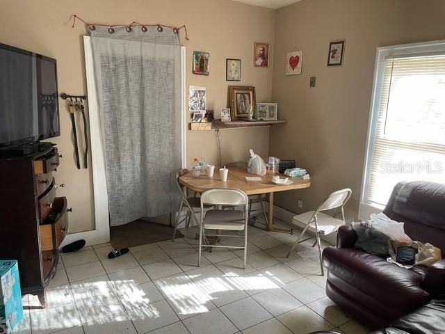 Recently Sold: $105,000 (2 beds, 1 baths, 612 Square Feet)