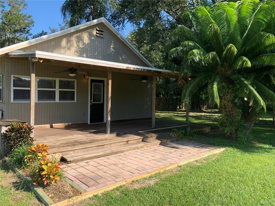 Recently Sold: $1,900 (0 beds, 0 baths, 984 Square Feet)