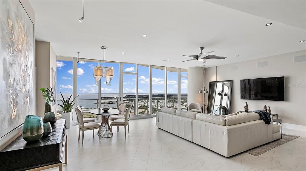 Recently Sold: $2,450,000 (3 beds, 3 baths, 2354 Square Feet)