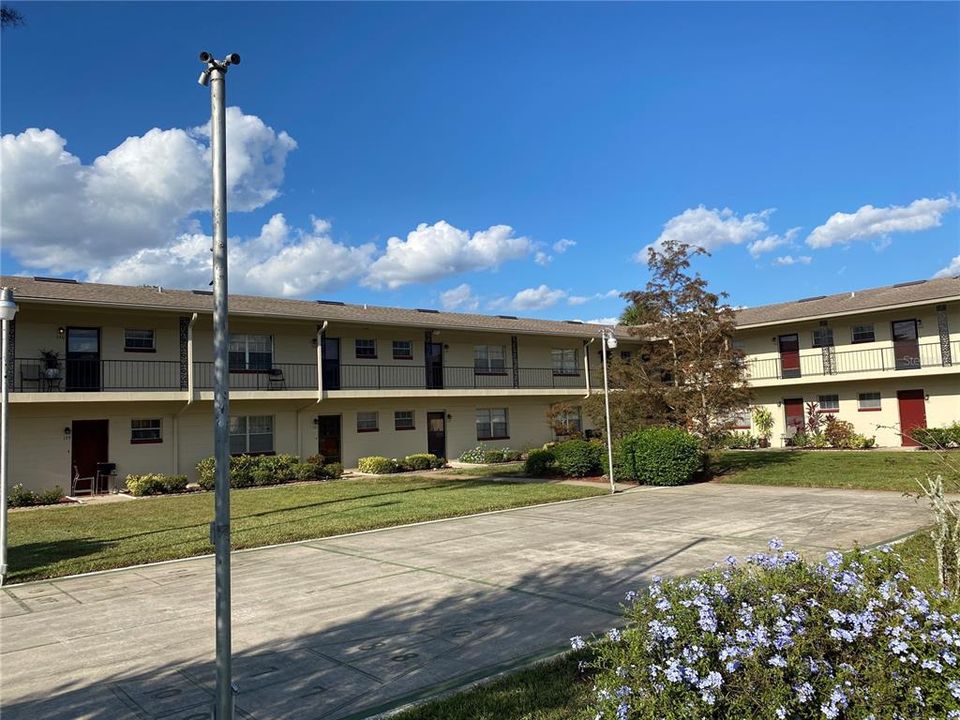 Recently Sold: $68,500 (1 beds, 1 baths, 607 Square Feet)