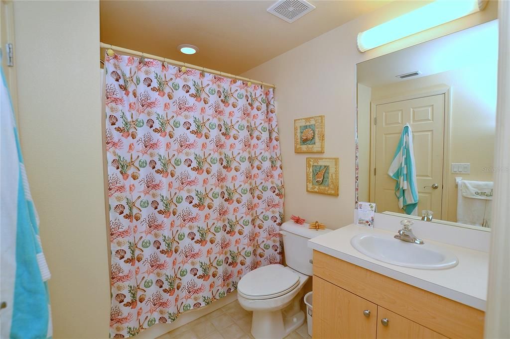 Недавно продано: $169,000 (2 спален, 2 ванн, 1154 Квадратных фут)
