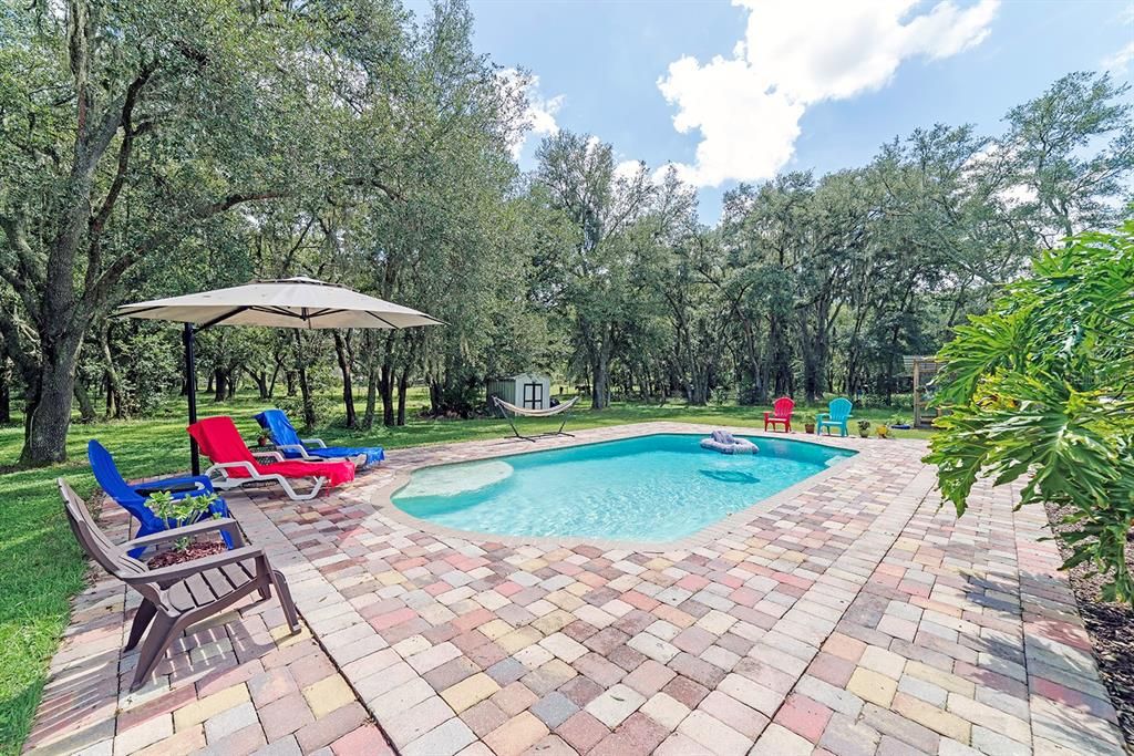 Recently Sold: $600,000 (3 beds, 2 baths, 2484 Square Feet)