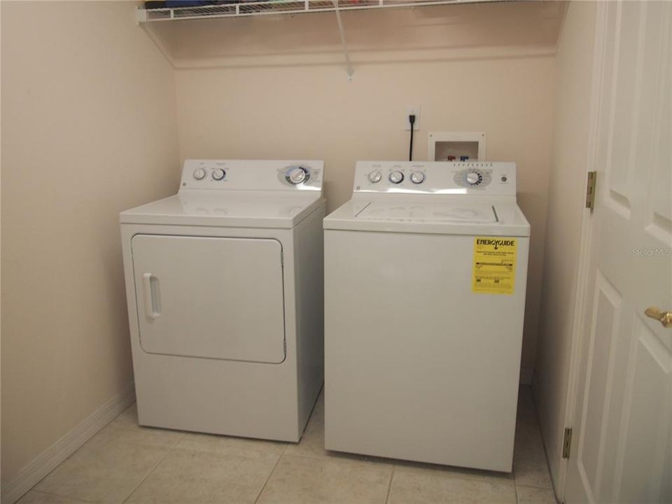 Laundry Room with appliances