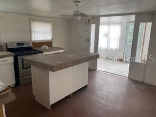 Vendido Recientemente: $64,000 (2 camas, 1 baños, 875 Pies cuadrados)