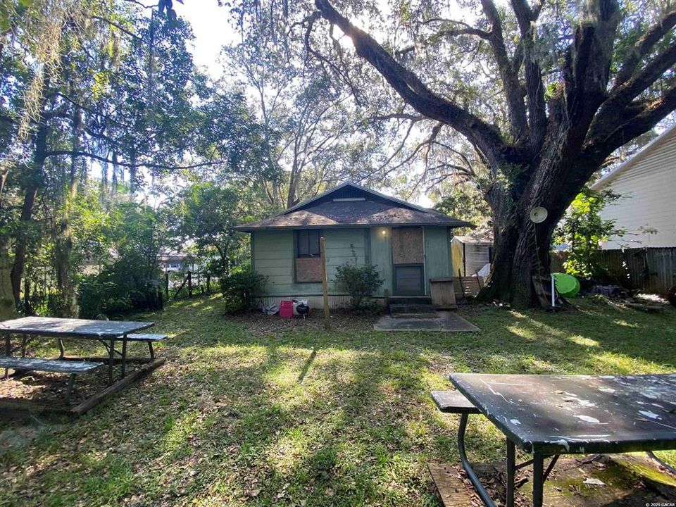 Recently Sold: $70,000 (2 beds, 1 baths, 960 Square Feet)