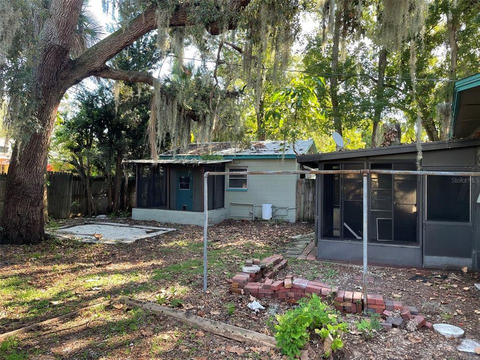 Recently Sold: $325,000 (3 beds, 2 baths, 1448 Square Feet)