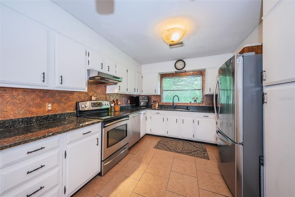 Recently Sold: $799,900 (3 beds, 2 baths, 1781 Square Feet)