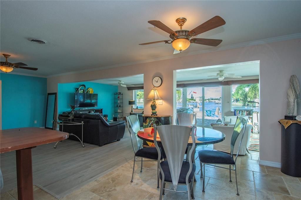 Recently Sold: $1,100,000 (2 beds, 2 baths, 1750 Square Feet)
