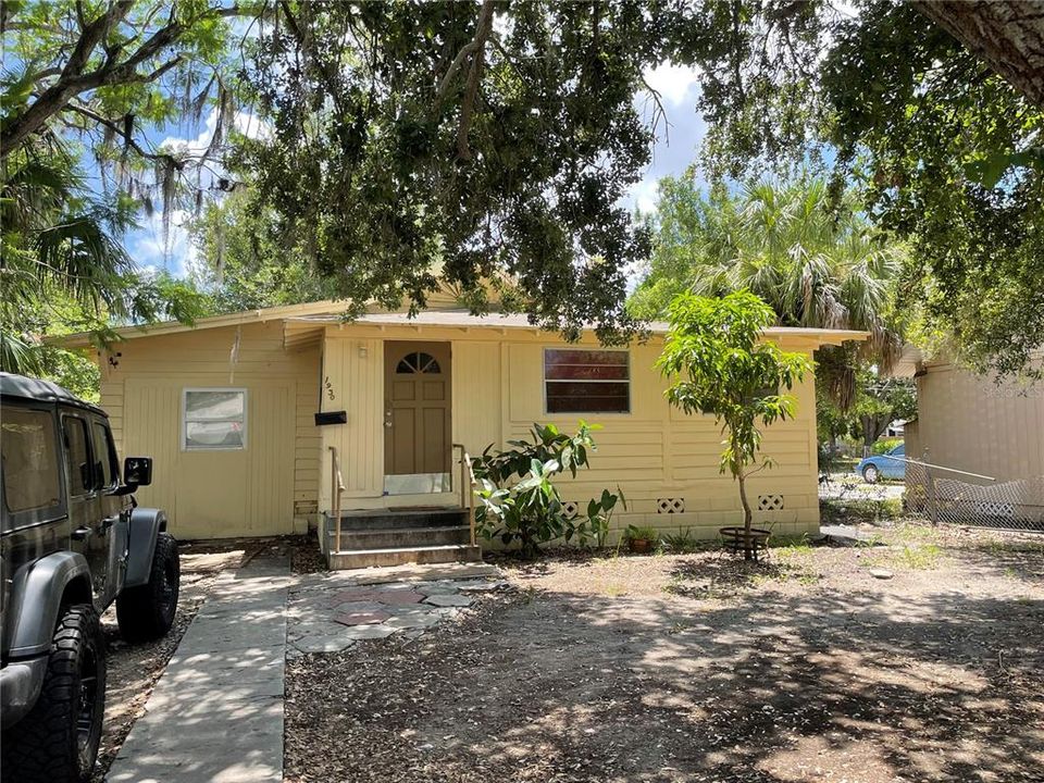 Recently Sold: $128,000 (3 beds, 1 baths, 833 Square Feet)