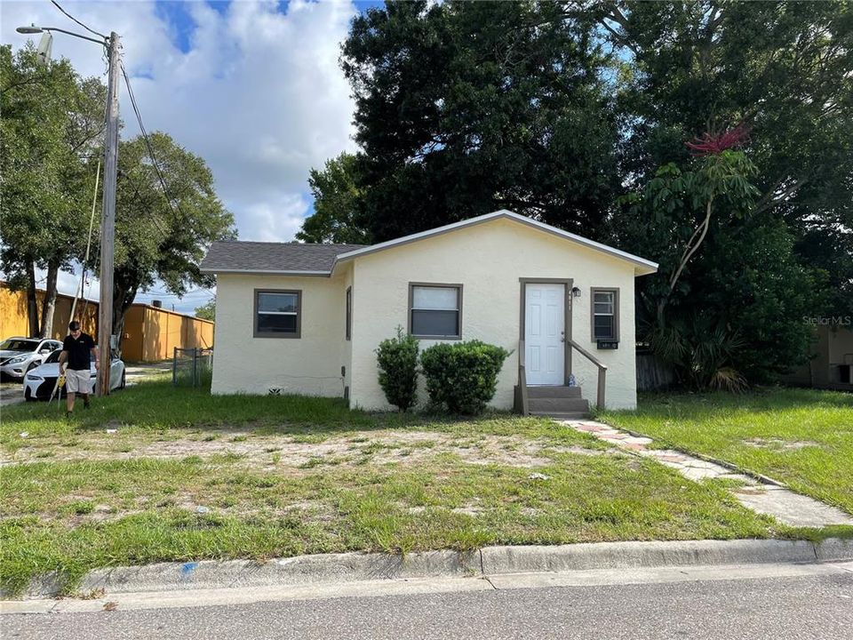 Recently Sold: $128,000 (2 beds, 1 baths, 796 Square Feet)