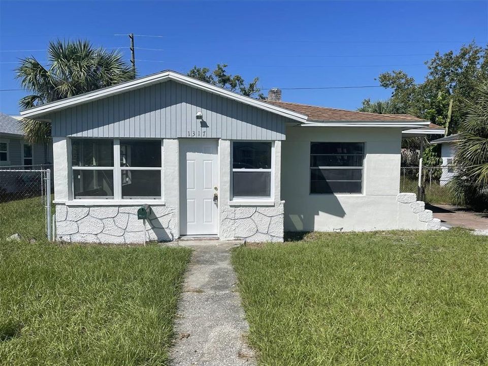 Recently Sold: $199,999 (2 beds, 1 baths, 856 Square Feet)