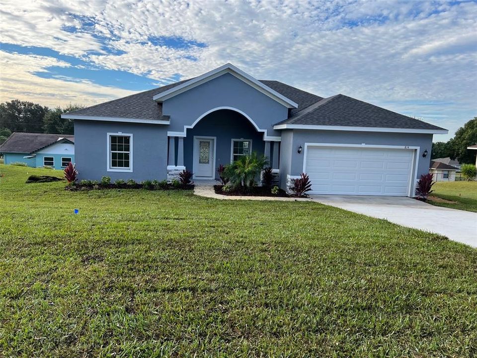 Recently Sold: $299,990 (3 beds, 2 baths, 1667 Square Feet)