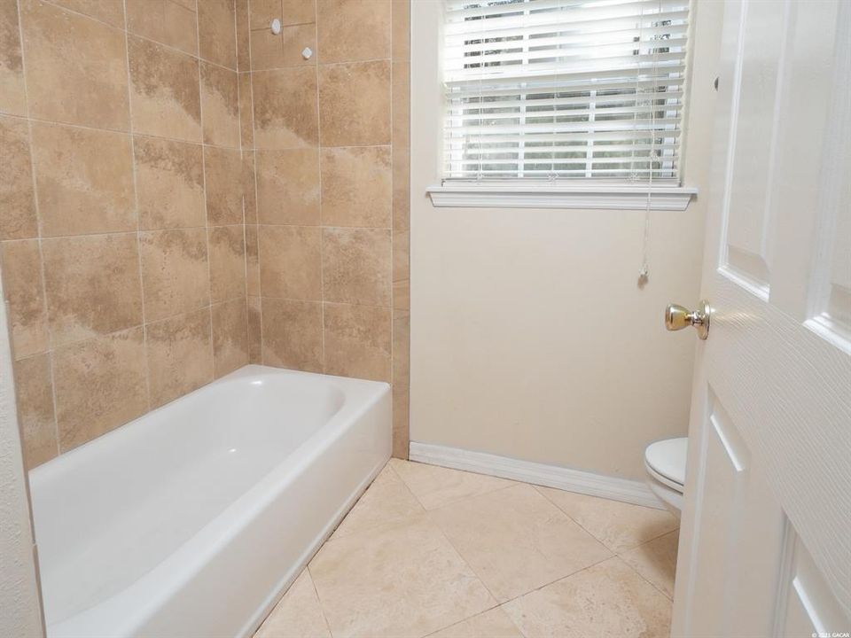 最近售出: $265,000 (3 贝兹, 2 浴室, 1632 平方英尺)