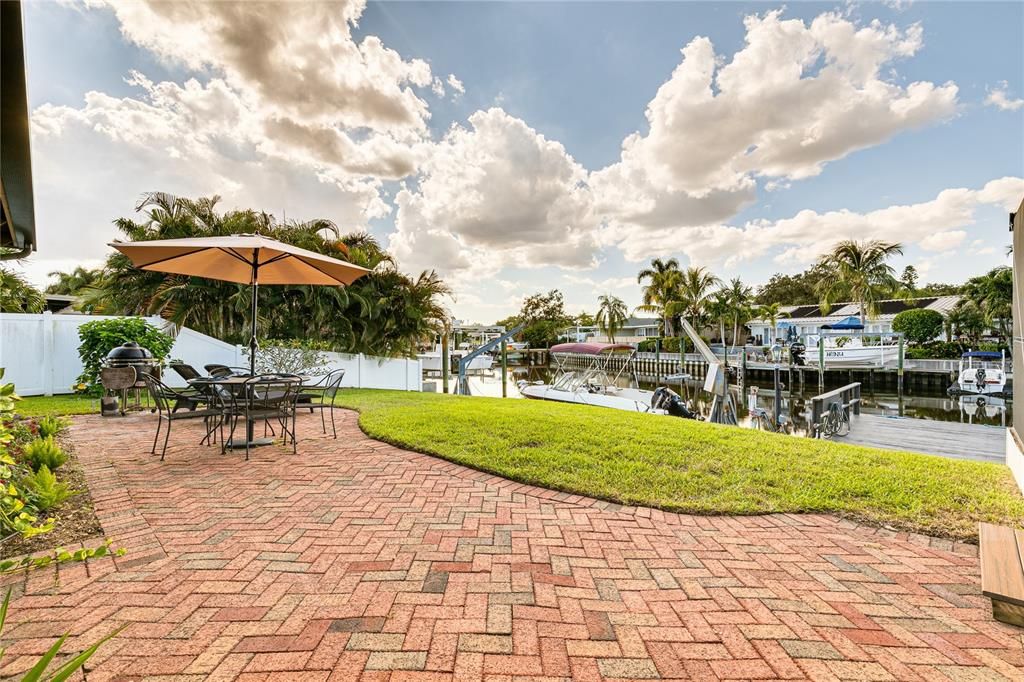 Recently Sold: $1,100,000 (3 beds, 2 baths, 1799 Square Feet)
