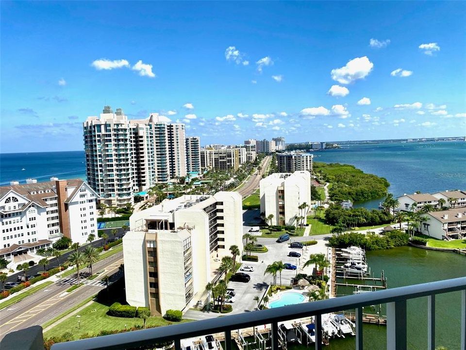 Recently Sold: $699,000 (2 beds, 2 baths, 1300 Square Feet)