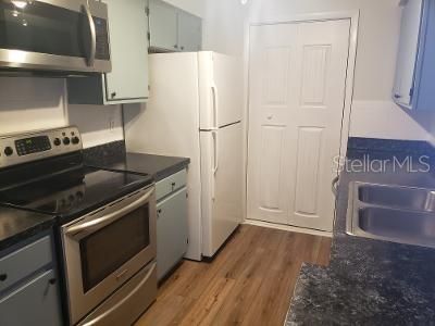 Recently Rented: $1,350 (3 beds, 2 baths, 1078 Square Feet)