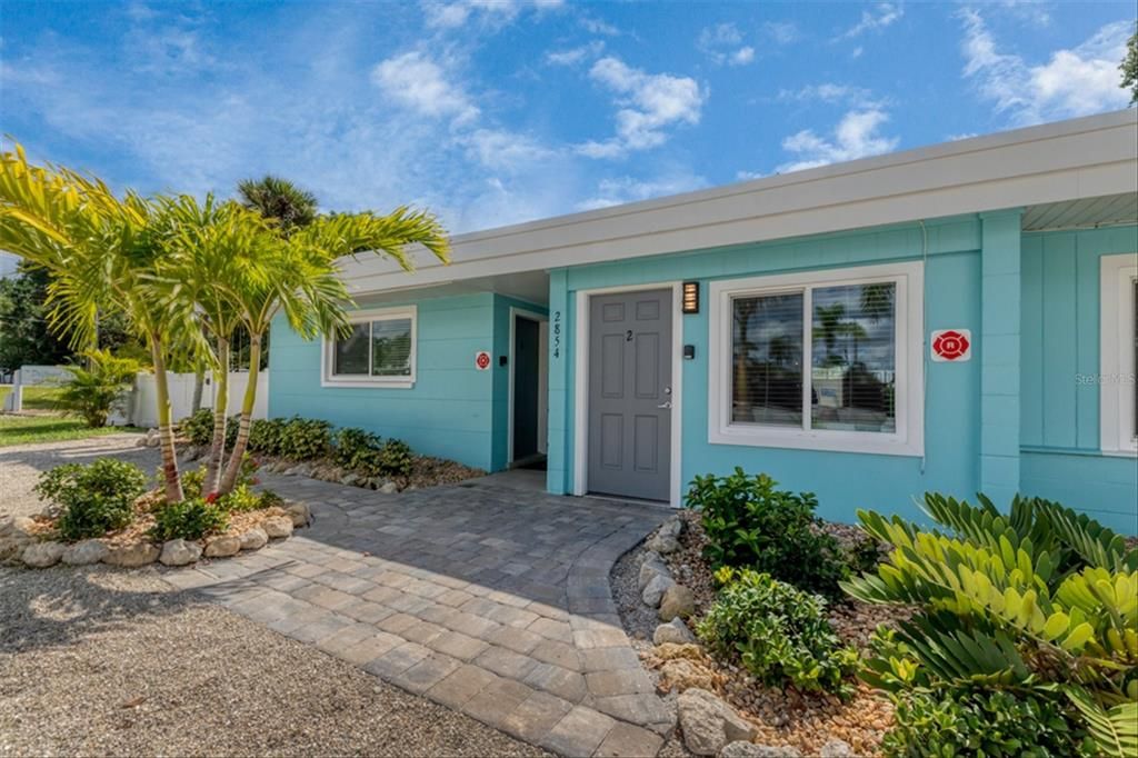 Recently Sold: $1,095,000 (0 beds, 0 baths, 2355 Square Feet)