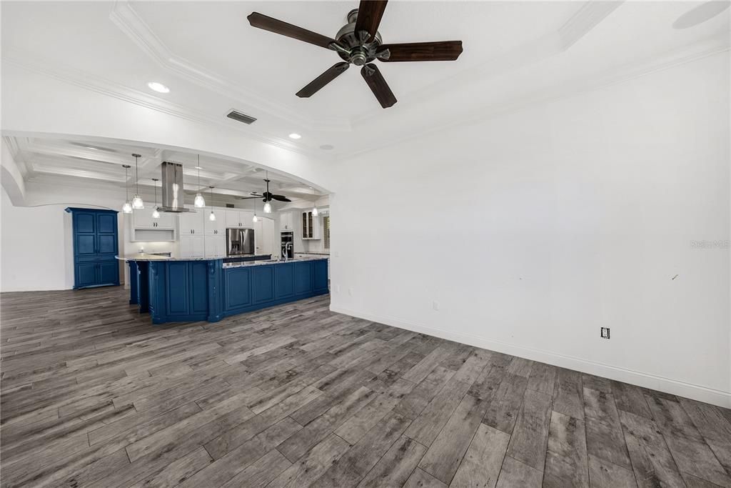 Recently Sold: $1,200,000 (3 beds, 2 baths, 3656 Square Feet)