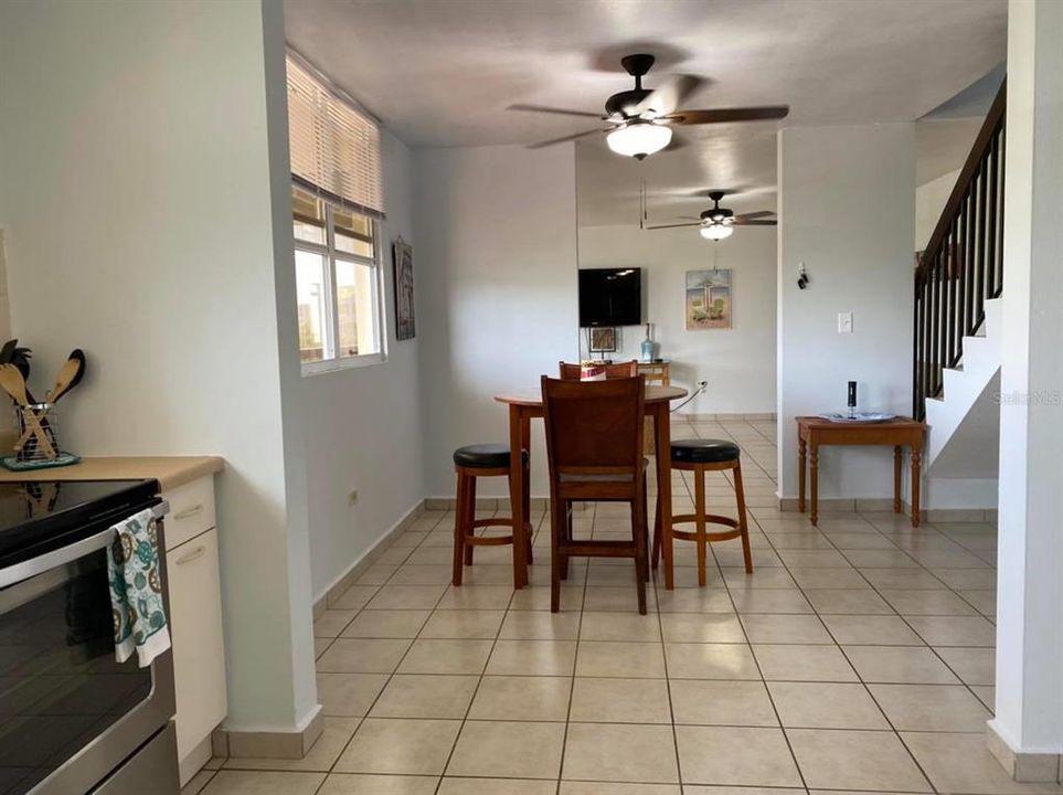 Recently Sold: $215,000 (2 beds, 2 baths, 1526 Square Feet)