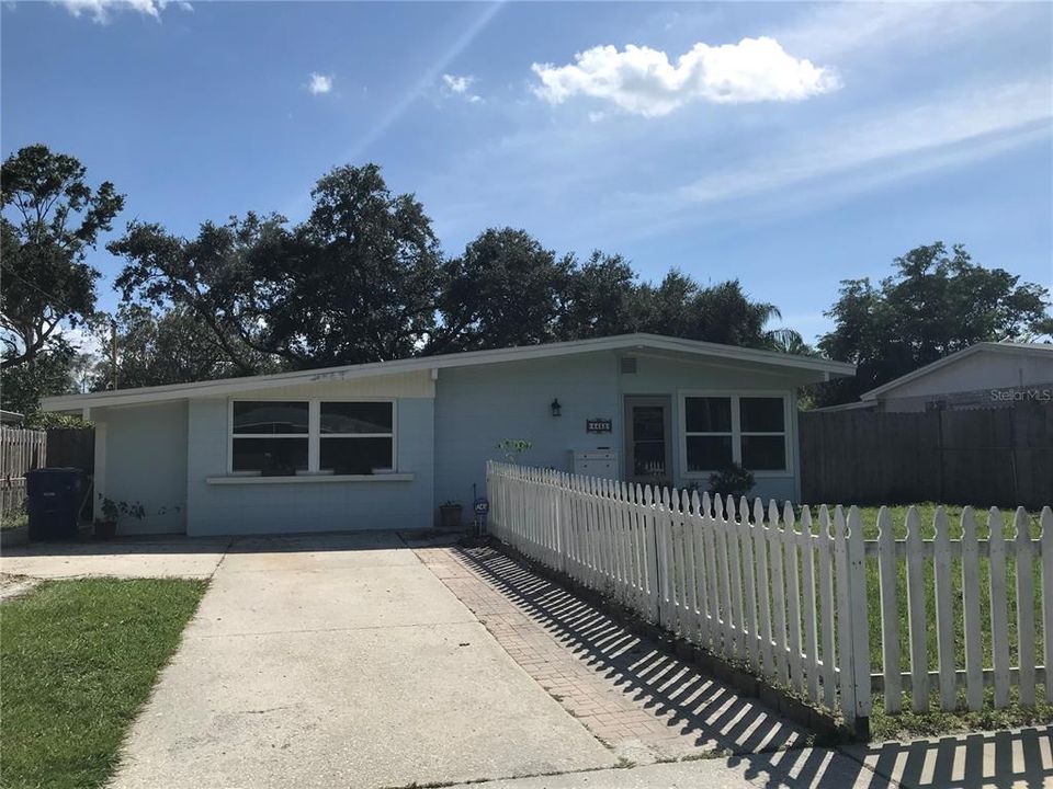 Recently Sold: $273,000 (3 beds, 1 baths, 1090 Square Feet)