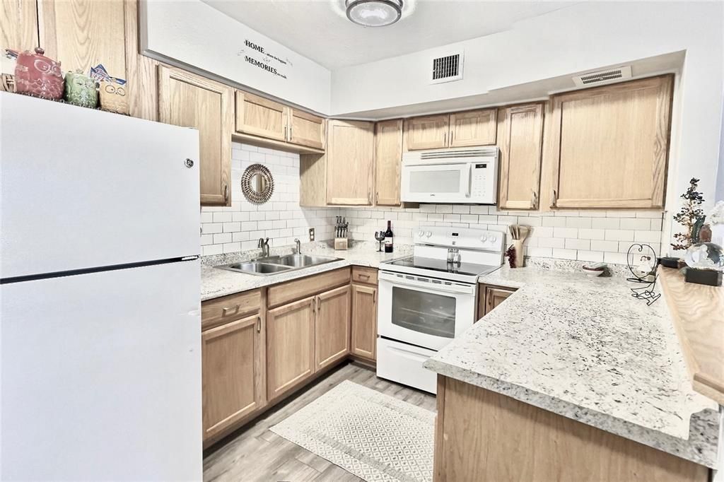 Recently Sold: $67,900 (1 beds, 1 baths, 562 Square Feet)