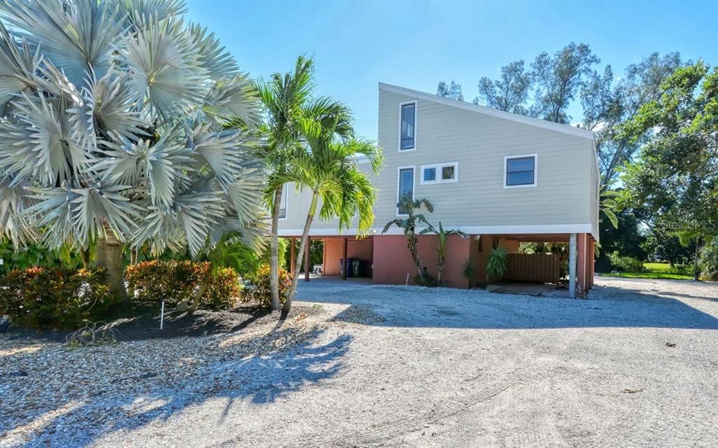 Recently Sold: $1,225,000 (4 beds, 2 baths, 2624 Square Feet)