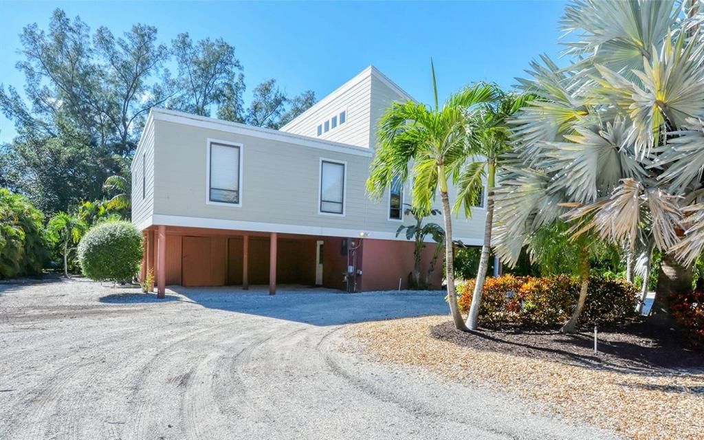 Recently Sold: $1,225,000 (4 beds, 2 baths, 2624 Square Feet)