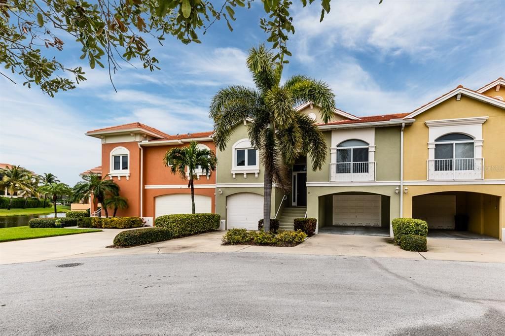Recently Sold: $750,000 (3 beds, 3 baths, 2334 Square Feet)
