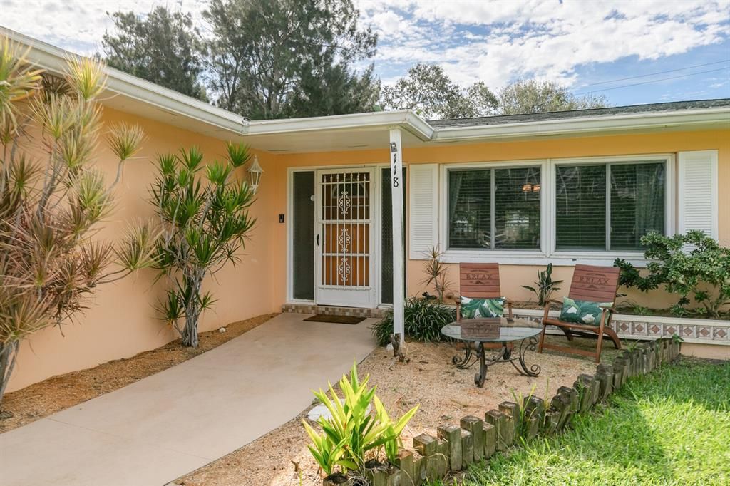 Recently Sold: $625,000 (2 beds, 2 baths, 1624 Square Feet)