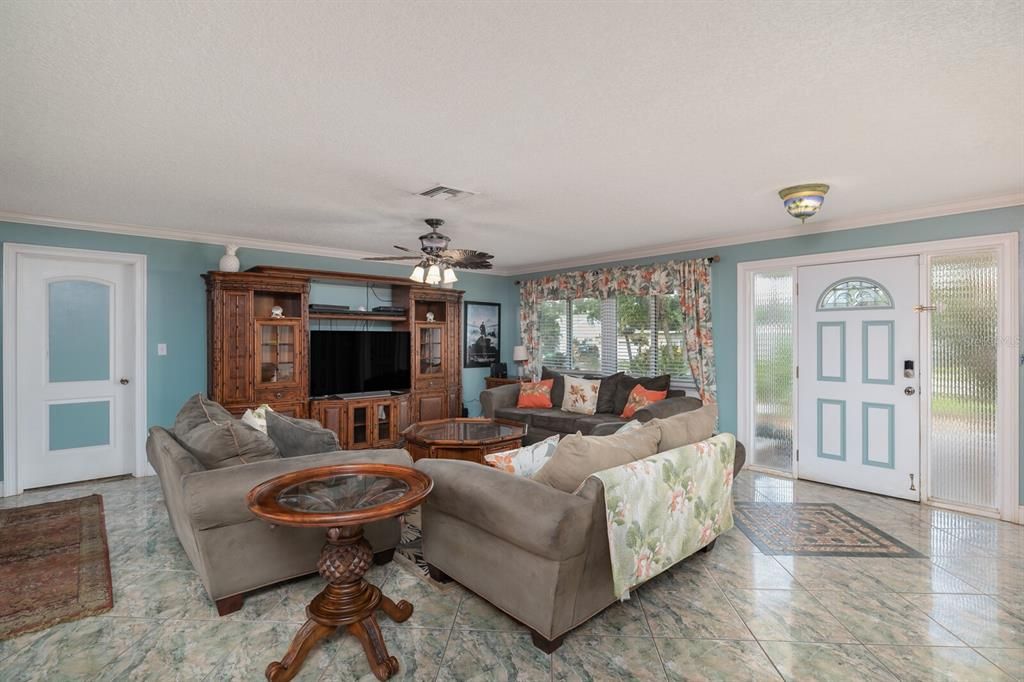 Recently Sold: $625,000 (2 beds, 2 baths, 1624 Square Feet)