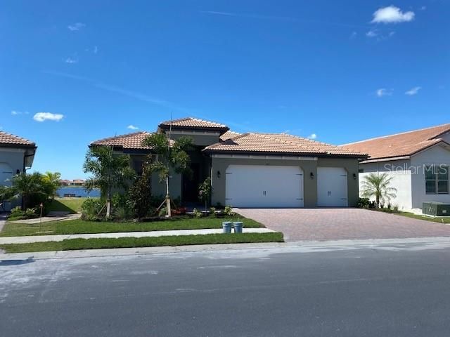 Recently Sold: $547,840 (3 beds, 2 baths, 2221 Square Feet)
