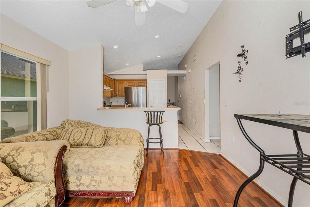 Recently Sold: $240,000 (3 beds, 2 baths, 1388 Square Feet)