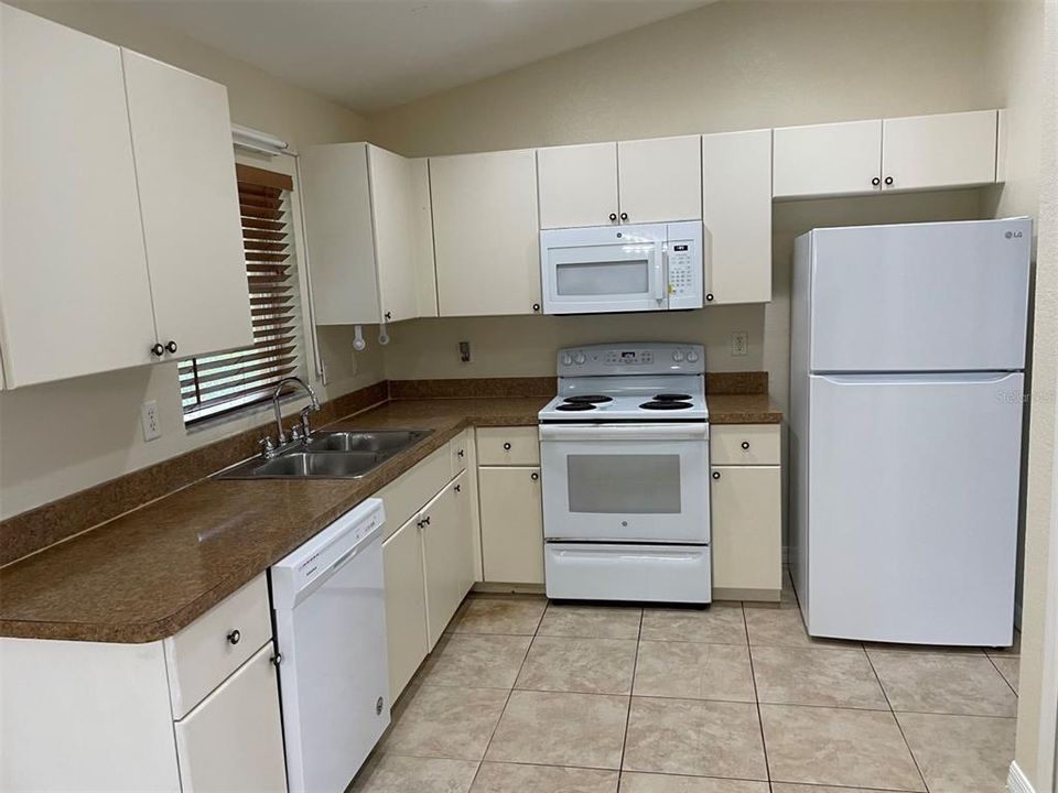 Recently Rented: $1,650 (3 beds, 2 baths, 1241 Square Feet)