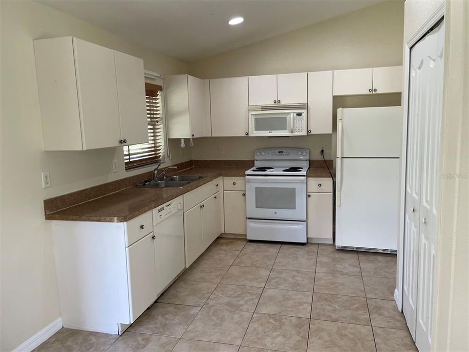 Recently Rented: $1,650 (3 beds, 2 baths, 1241 Square Feet)