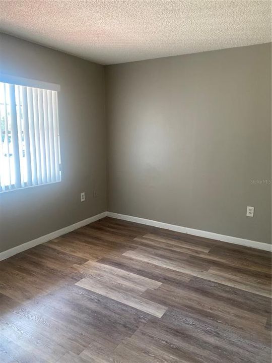 Recently Rented: $1,250 (2 beds, 1 baths, 901 Square Feet)