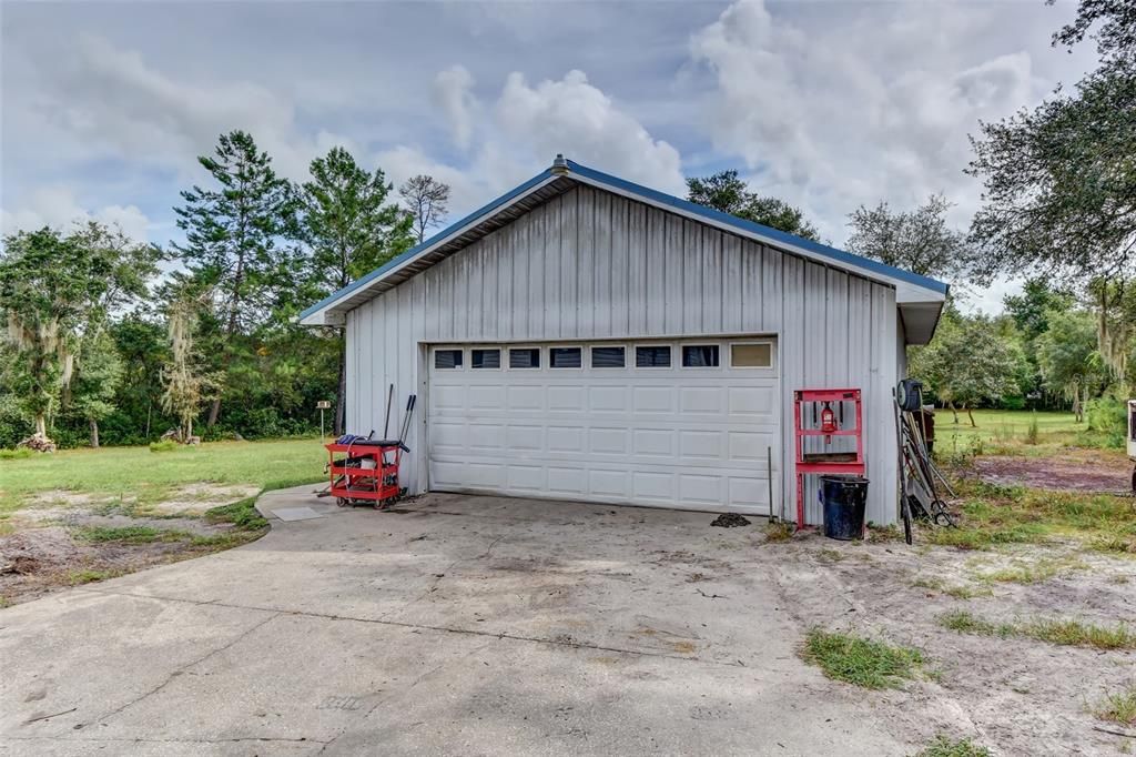 Detached garage